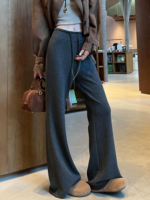 【BUSEN步森羊毛加绒超模微喇裤】冬天把“保暖+显瘦“锁死在腿上，外层紧密针织，软糯立体有筋骨;内里一体式羊羔绒，保暖不臃肿;整体四面高弹，自带垂感，不易皱好打理! 商品图3