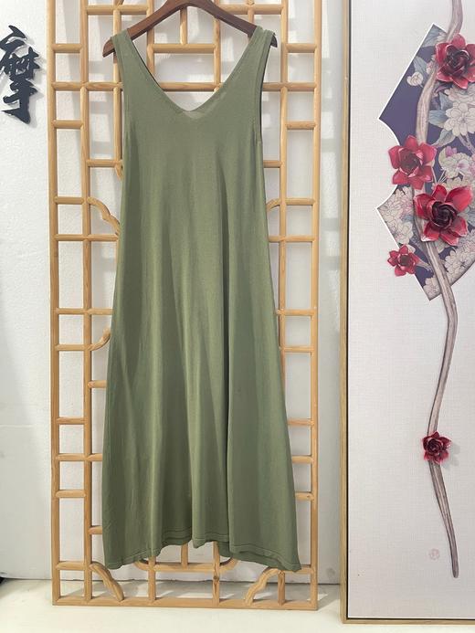 「断码清仓」军绿色V领无袖遮肉针织打底连衣裙 M码 ZFYY232 商品图0