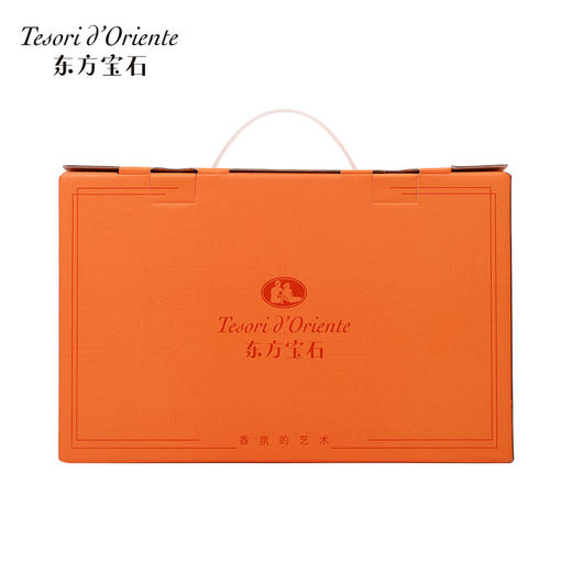 东方宝石 香氛洗护润套盒  【 香氛沐浴乳（水莲花香）300ml*1 + 修护香氛洗发水（柔情花香）300ml*1+修护香氛护发素（柔情花香）95ml*1 +保湿身体霜（水莲花香） 50ml*1】 商品图3