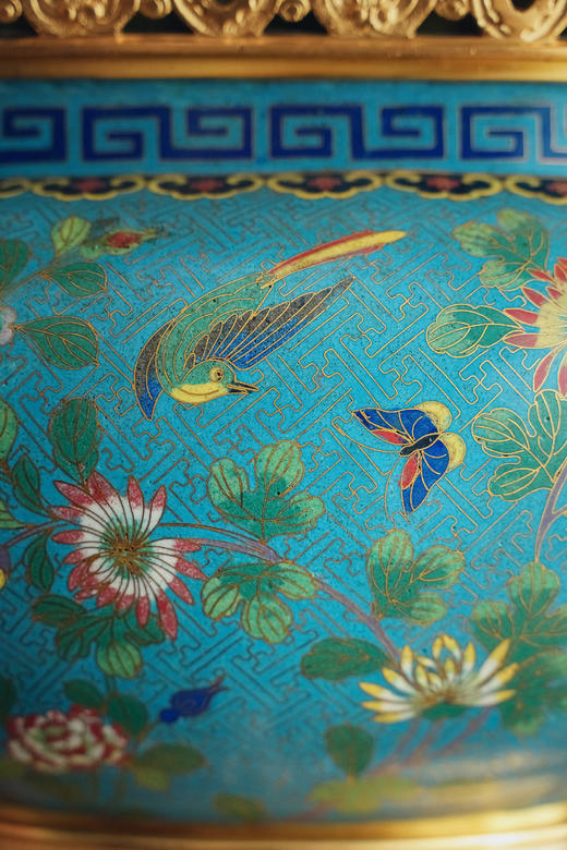 独角鹿西洋古董19世纪末法国出品飞龙卷叶造型铜鎏金精雕镶嵌东方花鸟主题铜胎掐丝珐琅花盆套 商品图8