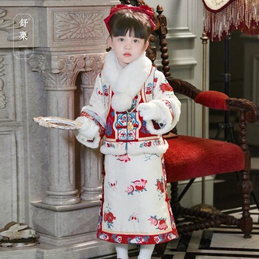 上新啦『舒栗·冬季新款』新中式汉服点亮冬日，加棉设计，古风典雅又不失童趣，一方一寸都是温柔的触碰，一针一线，都是爱的书写~斗篷/连衣裙/旗袍/裤子/裙子/马甲/外套 商品图3