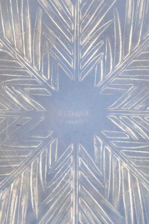 独角鹿西洋古董1932年法国顶级水晶工坊莱俪LALIQUE设计出品「OEILLETS 康乃馨」主题浅蓝色欧泊水晶浅口盘 商品图8