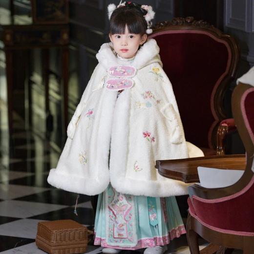 上新啦『舒栗·冬季新款』新中式汉服点亮冬日，加棉设计，古风典雅又不失童趣，一方一寸都是温柔的触碰，一针一线，都是爱的书写~斗篷/连衣裙/旗袍/裤子/裙子/马甲/外套 商品图1