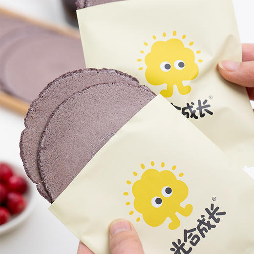 精选 | 血糯米黑芝麻糙米饼 1mm脆薄口感，8种天然谷物食材，低糖不含盐，小孩老人放心吃 150克/盒 商品图5