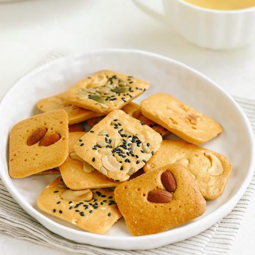 【包邮】 奶香+坚果香的结合 多口味坚果芙脆饼干，四种口味四种坚果任选！ 商品图1