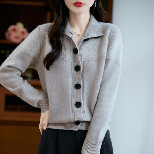 【清河羊毛羊绒专场】鹿展Z157 女士高领开衫羊毛衫 商品图4