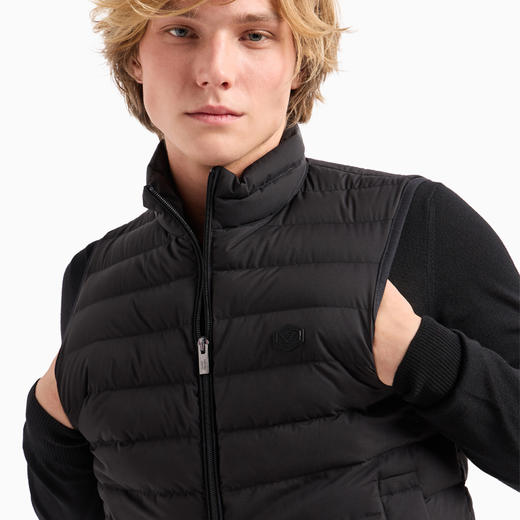 【一】EMPORIO ARMANI 阿玛尼 男士鹰形徽标贴片绗缝尼龙无袖全拉链羽绒服 黑色 8N1BQ1 1NLRZ 0999 商品图3