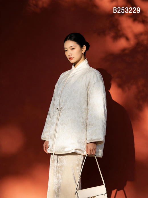 B253229羽绒服95白鸭绒 商品图1