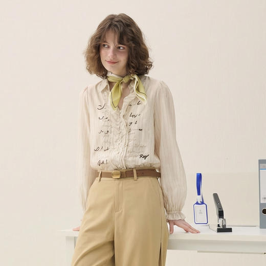 谜底V领衬衫长袖2026春季新品通勤风钉珠绣花H型衬衣女265MC5021 商品图0