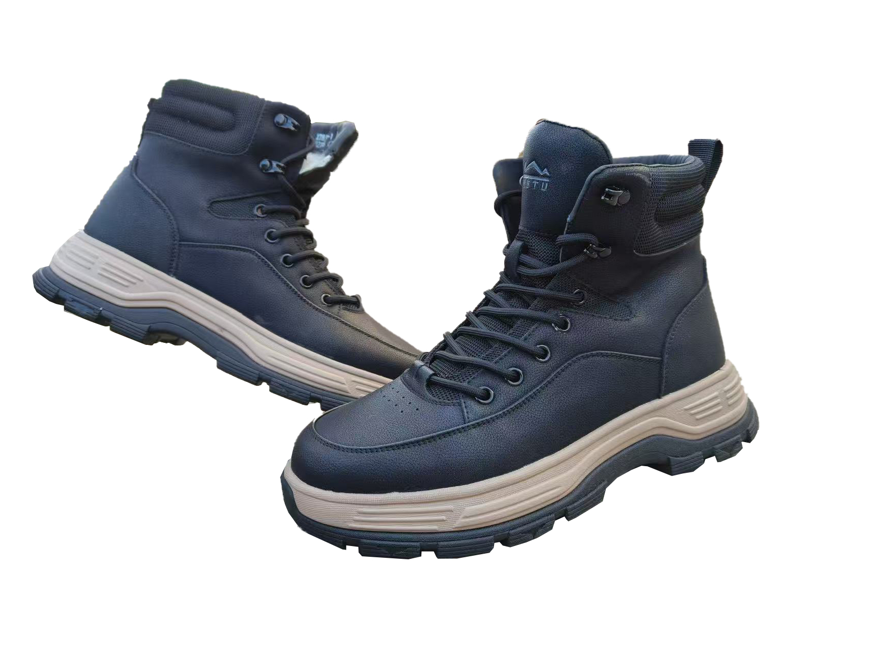 冬季新款羊毛马丁靴，型号：XT831-1黑色。  头层牛皮雪地靴 皮毛一体羊毛内里