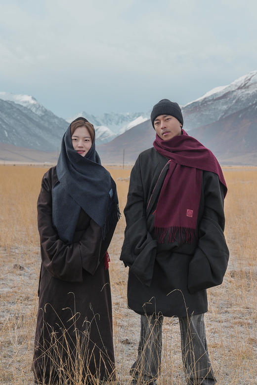 饮水鸟秋冬藏地祥纹34牦牛绒羊毛针织三角巾围巾钉珠保暖披肩围脖 商品图1