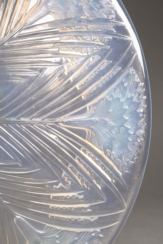 独角鹿西洋古董1932年法国顶级水晶工坊莱俪LALIQUE设计出品「OEILLETS 康乃馨」主题浅蓝色欧泊水晶浅口盘 商品图7