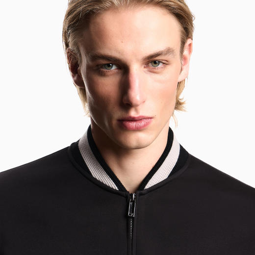 EMPORIO ARMANI 阿玛尼 男士鹰形徽标贴片双面针织拉链卫衣 黑色 EM002877 AF17545 UC001 商品图3