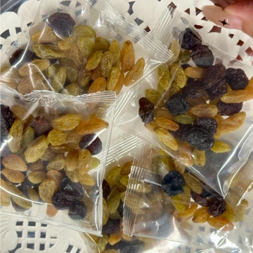 新疆特产 新疆三色葡萄干 500g/袋 商品图0