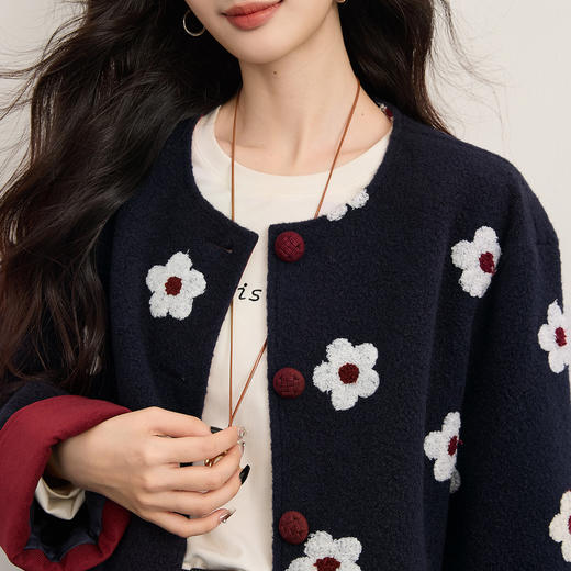 【12/17新品】熙世界千金小香风毛绒花朵呢子外套女2025年秋冬新款毛呢短款上衣 商品图4