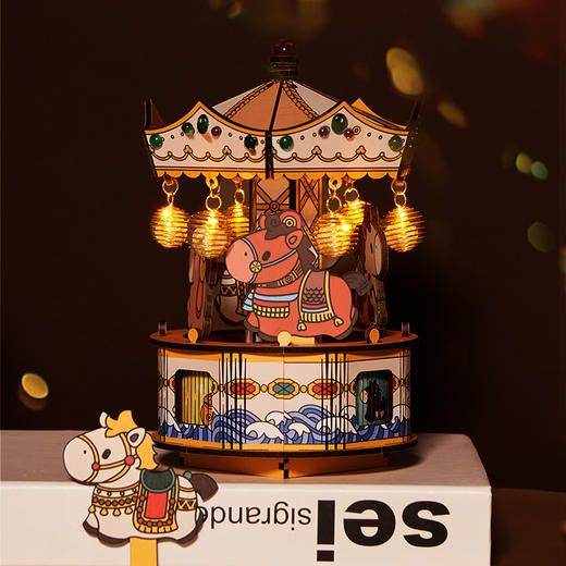 大英博物馆 东方梦境系列 马上有钱 旋转发光音乐盒 木拼摆件 商品图3