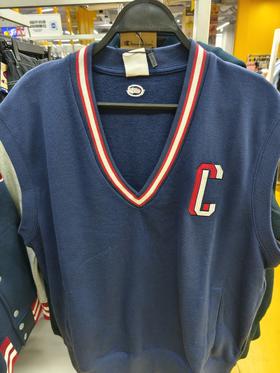 冠军 149.9元 针织背心 (线上线下同时在售不保证有货，活动款不退不换介意勿拍) 637445-TY