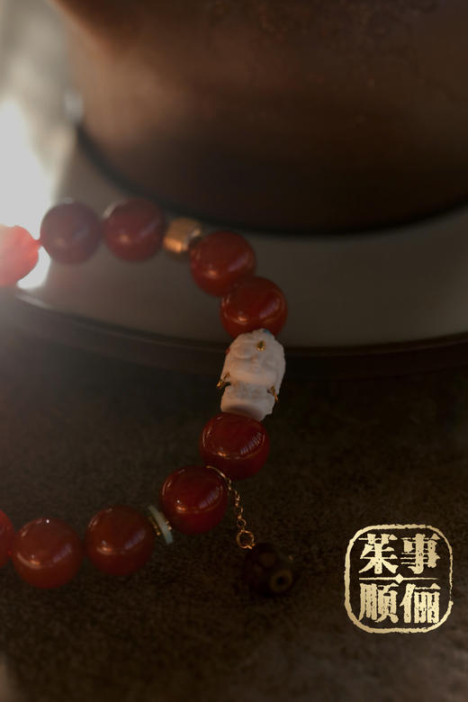 【茱事顺俪】南红白度母沉香手串 商品图2