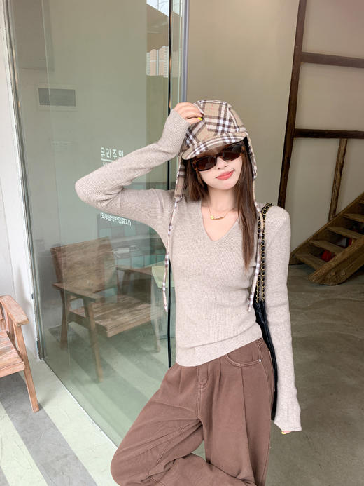 <曾小咸推荐>现货秒杀 ！微信超特价！韩系v领针织打底衫 日常119.99 立减50 秒杀69.99！！ 商品图6