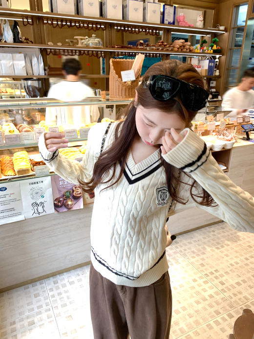 <曾小咸推荐>现货秒杀 ！微信超特价！学院风麻花V领毛衣 日常219.99 立减120 秒杀99.99！！ 商品图10