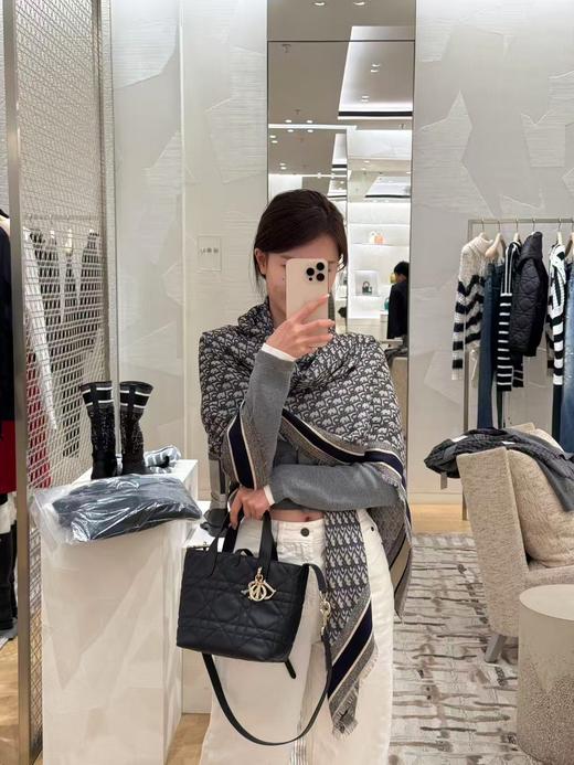 迪奥 D字母图案羊绒方巾 披肩（DSX） 商品图4