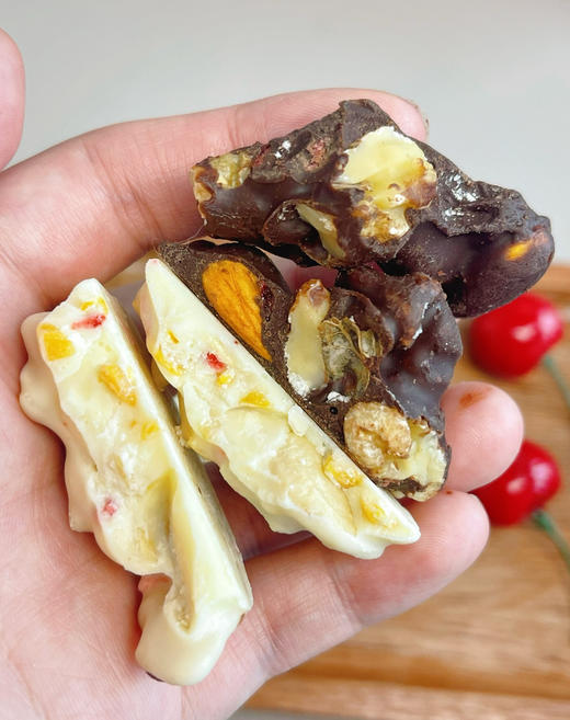 ❗️29.9到手两大盒❗️巧克力届的“毕加索”【丑墩墩坚果黑巧克力】每块都不一样，丑萌外表，微苦回甘！  商品图3