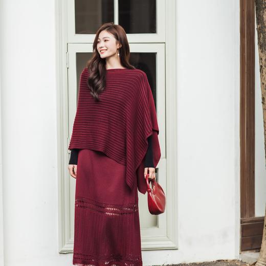 【林栖设计小店】假日云游|肌理感酒红色披肩优雅静奢2026早春新款围巾女G2961318 商品图3