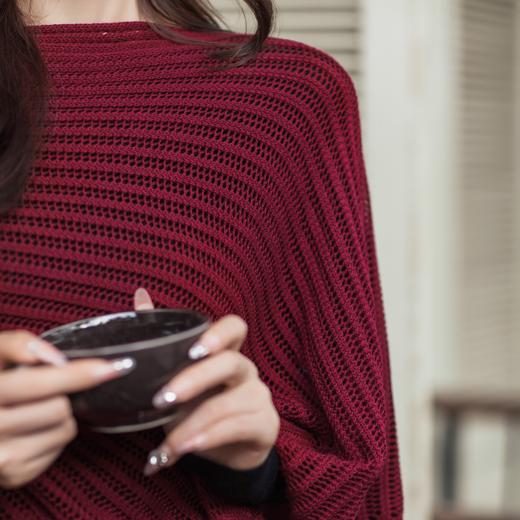 【林栖设计小店】假日云游|肌理感酒红色披肩优雅静奢2026早春新款围巾女G2961318 商品图4