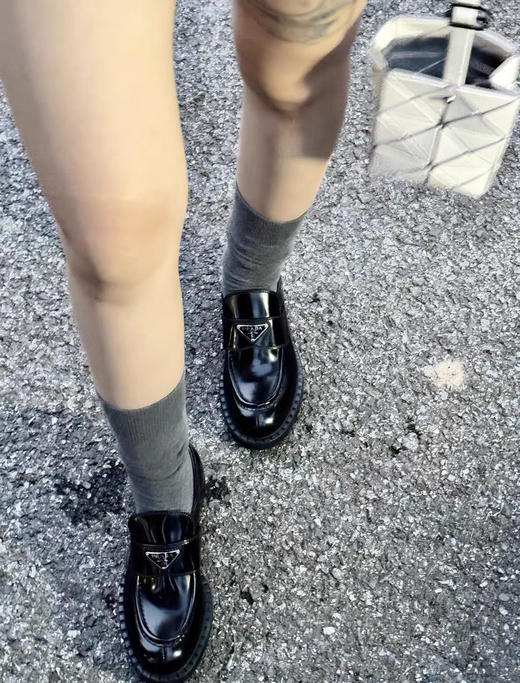 Prada经典真皮复古厚底乐福鞋12.16 商品图3