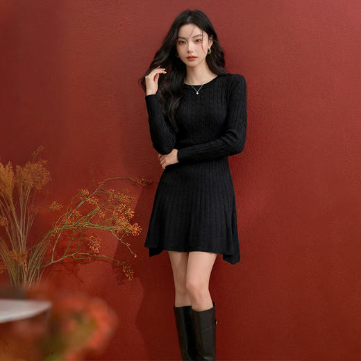 西遇长袖针织连衣裙女秋季新款复古圆领麻花收腰显瘦长裙V0055474/SS051576 商品图3