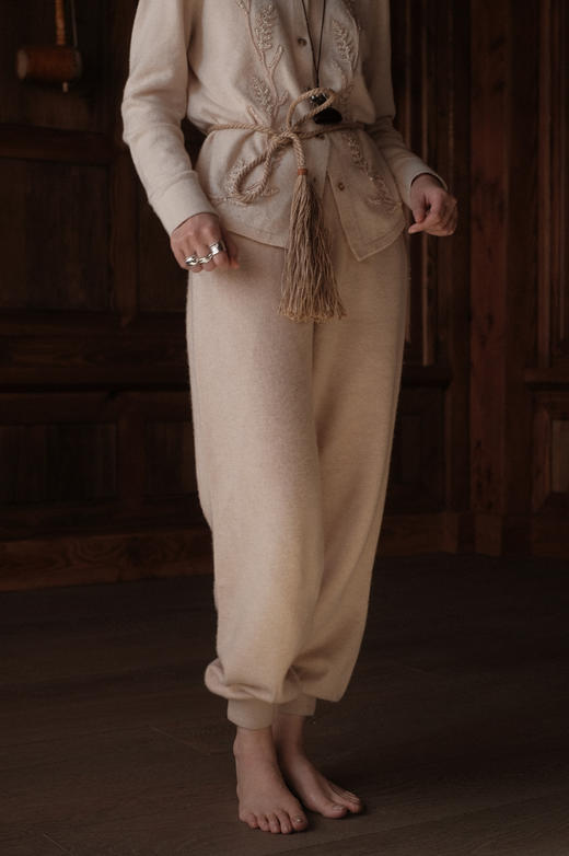 Cloud Dancer  |  超柔羊绒针织收脚裤｜温暖轻柔 商品图4