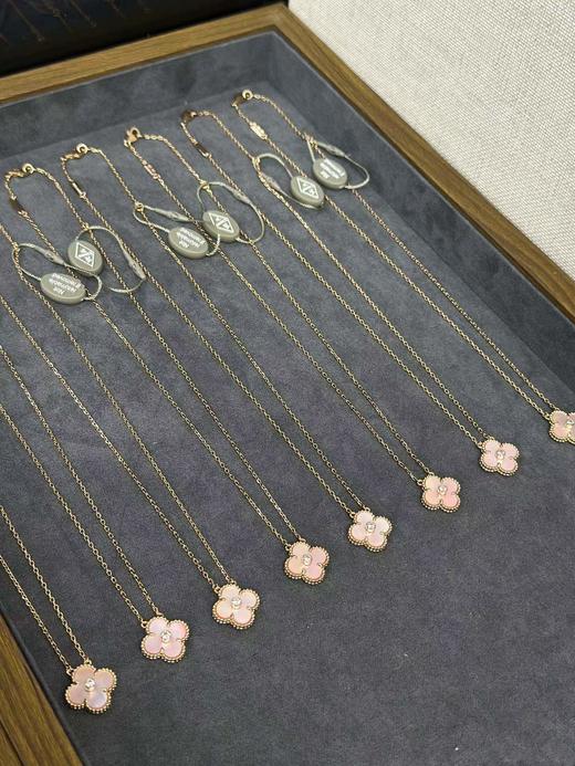 D121646新款2025圣诞四叶草天然粉色贝母项链 商品图12