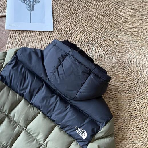 D121601男女同款简约拼色设计精典方格连帽棉服 商品图10