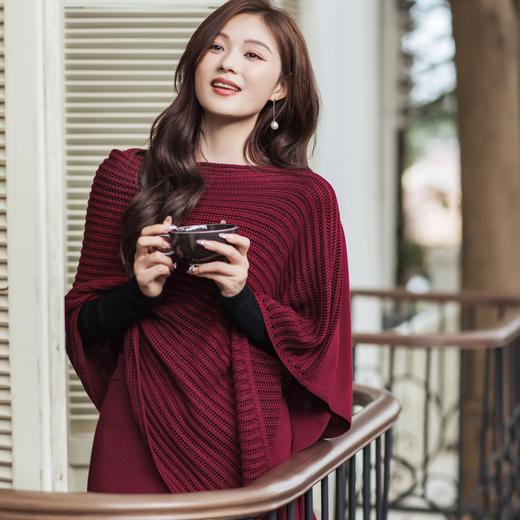 【林栖设计小店】假日云游|肌理感酒红色披肩优雅静奢2026早春新款围巾女G2961318 商品图1