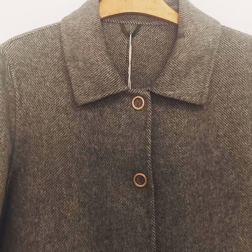 VIVIAN LIU薇薇安刘A2559312秋季女装新款翻领贴兜人字纹大衣 商品图2