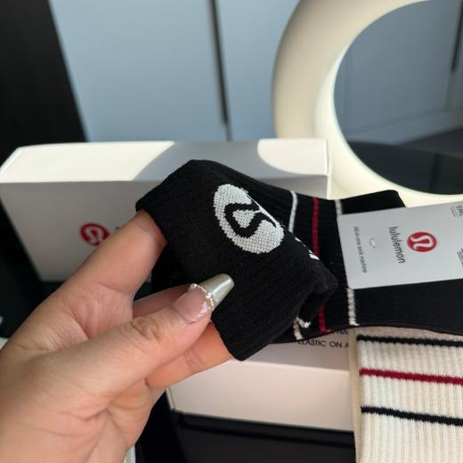 盒装，lulu长袜潮袜时尚百搭🔥新款四季新款中筒纯棉袜子 商品图2