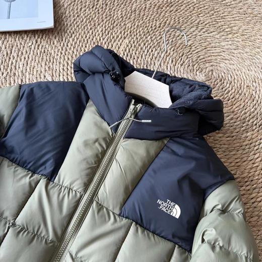 D121601男女同款简约拼色设计精典方格连帽棉服 商品图9