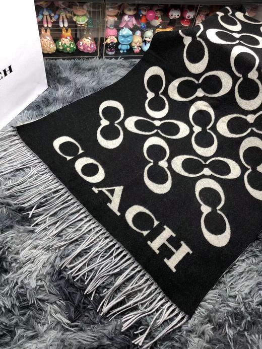 D121666围巾披肩两用字母满印流苏双面围巾 商品图3