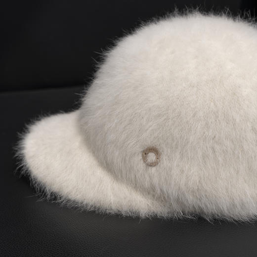 疯帽子 25秋冬安哥拉兔毛鸭舌帽 毛绒甜美可爱棒球帽逛街百搭帽子 商品图5