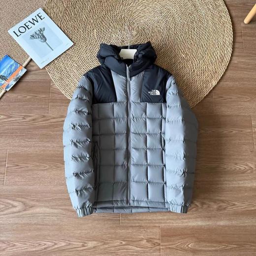 D121601男女同款简约拼色设计精典方格连帽棉服 商品图4