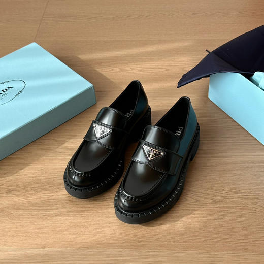 Prada经典真皮复古厚底乐福鞋12.16 商品图8