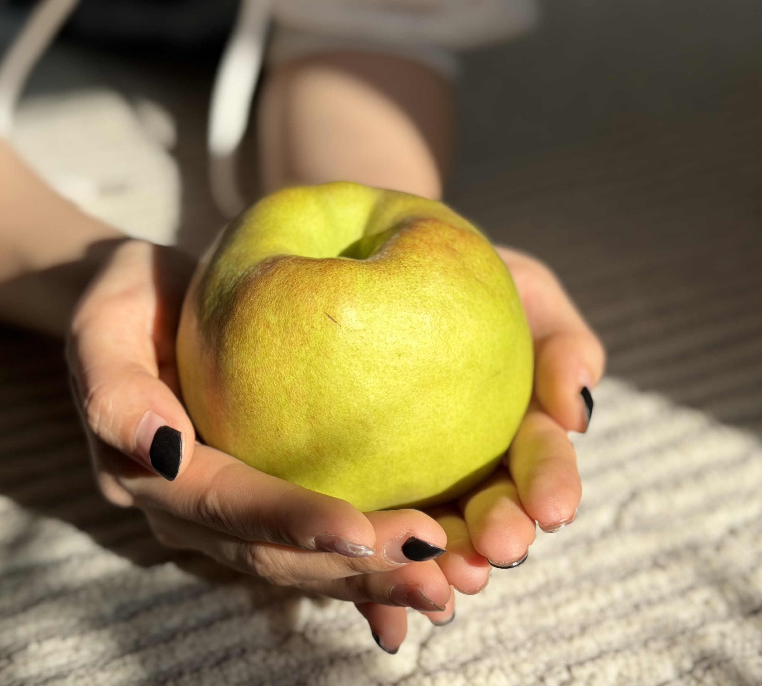 新疆玉露香梨梨中王者，水分爆表，皮薄脆甜，入口无渣