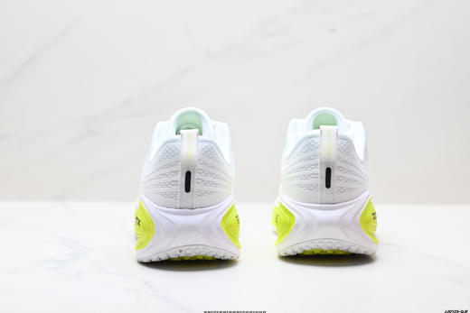 耐克NIKE VOMERO PLUS减震防滑低帮跑步鞋HV8154-106男女鞋 商品图5