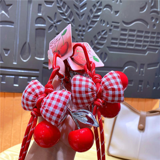 网红ins大号樱桃挂件钥匙扣学生礼物手机链挂饰车厘子汽车钥匙链 商品图2