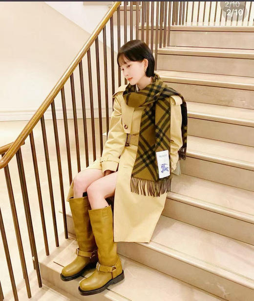 巴宝莉 新款苏格兰格纹羊绒围巾（DSX） 商品图5