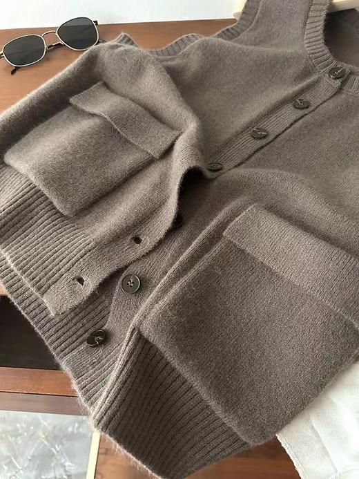 D121628老钱风！复古时尚百搭羊毛混纺单排扣圆领无袖针织马甲背心 商品图7