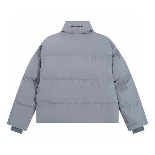 D121672小标刺绣大口袋女款立领鸭绒羽绒服 商品图3