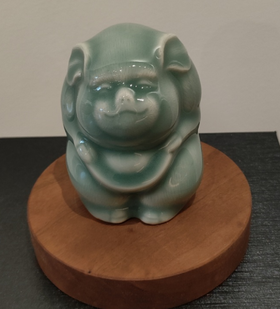 弟窑尚粉十二生肖榉木底茶宠-猪