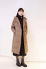 系腰带连帽百搭款长款羽绒服 精纺羊毛混纺面料 触感细腻 富有弹性 轻微拒水 袖子部分竖细条绗线设计 更有纤细感 斜门襟连帽设计 实用不乏美观 商品缩略图6