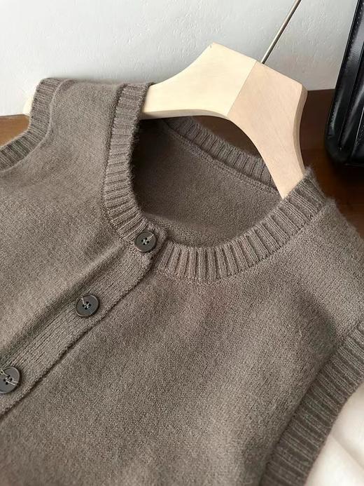 D121628老钱风！复古时尚百搭羊毛混纺单排扣圆领无袖针织马甲背心 商品图4